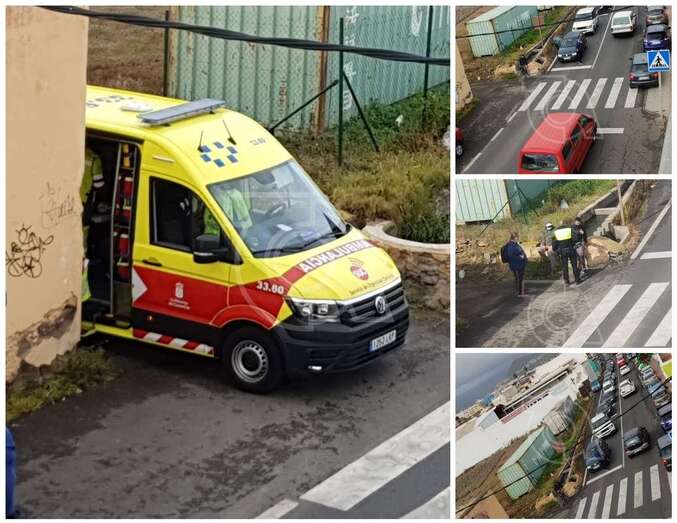 La ambulancia atiende al herido en el lugar del accidente/TA.